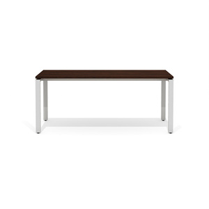 Стол прямой на металлокаркасе