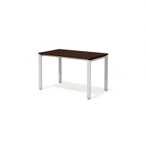 Стол прямой на металлокаркасе