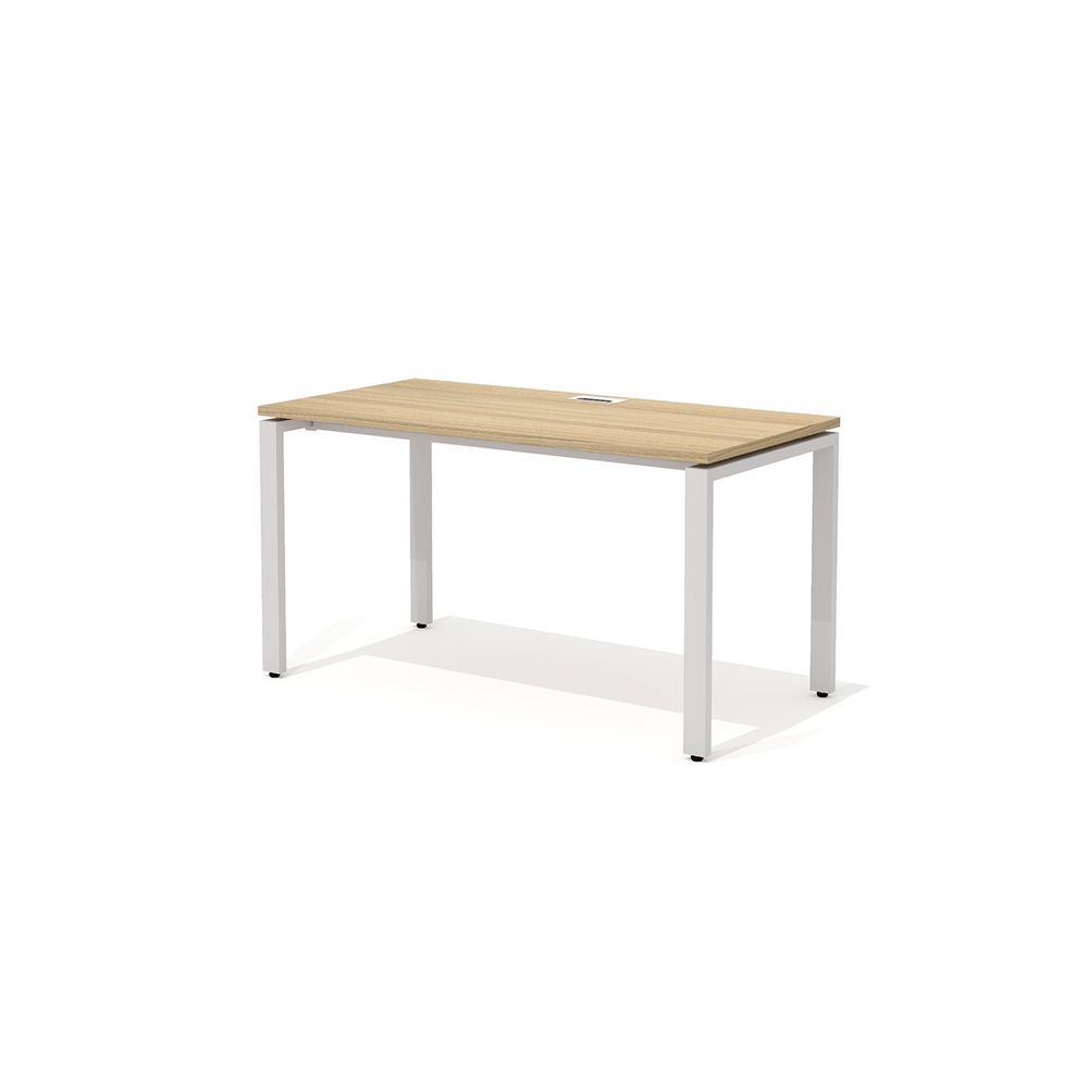 Стол прямой на металлокаркасе