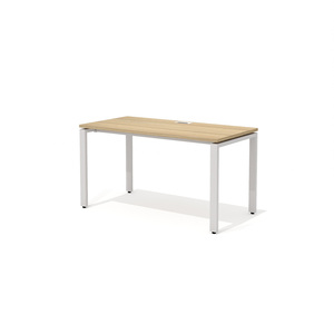 Стол прямой на металлокаркасе