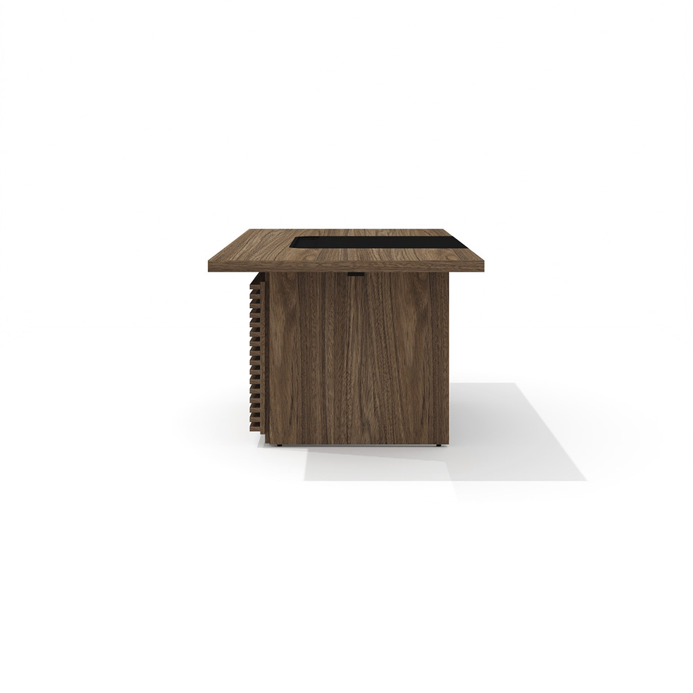 Стол руководителя с траверсом