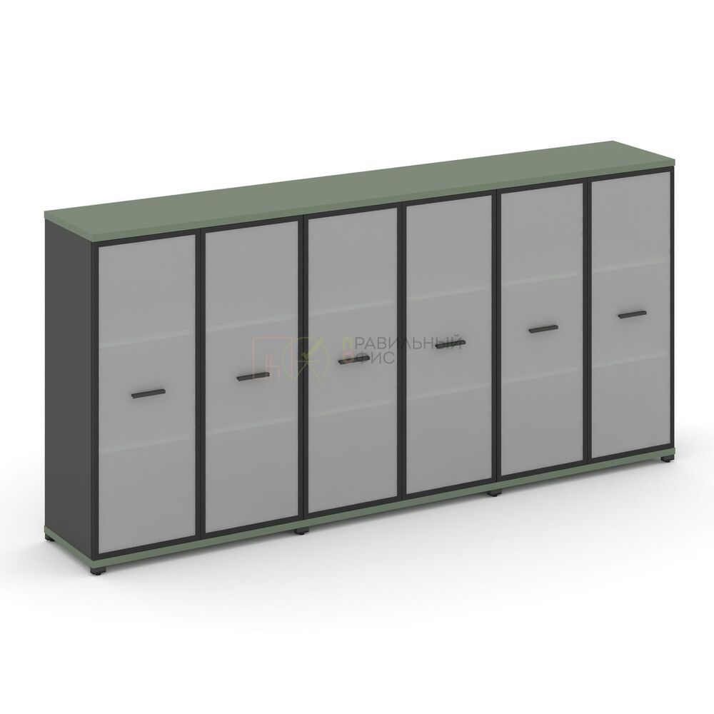 Шкаф три широкие секции, 3 ниши