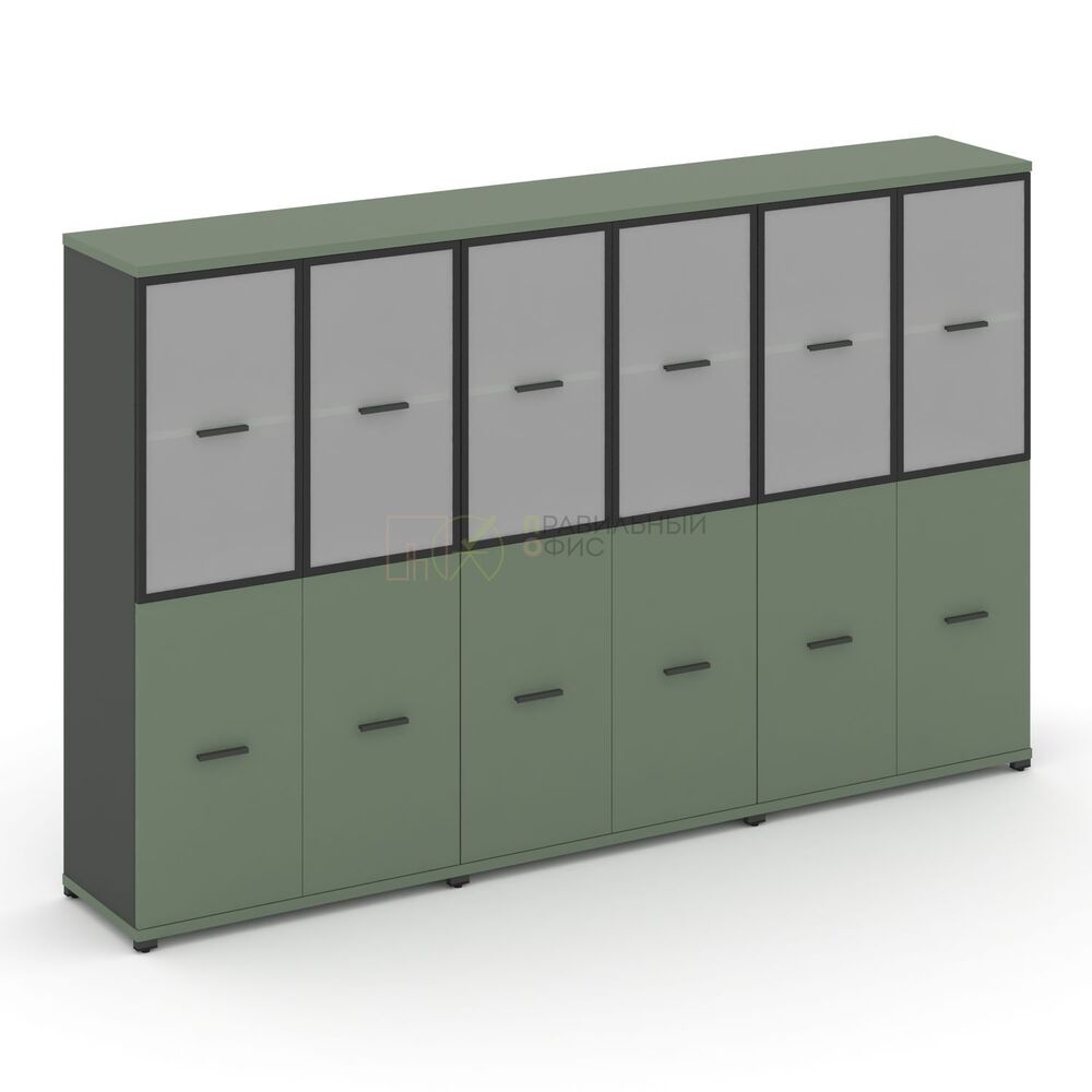 Шкаф три широкие секции, 4 ниши