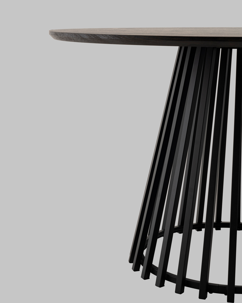 Стол обеденный