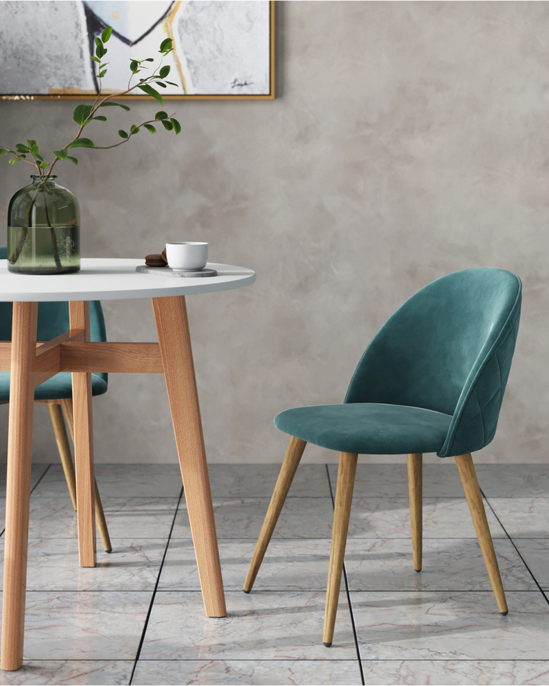 Комплект из четырех стульев