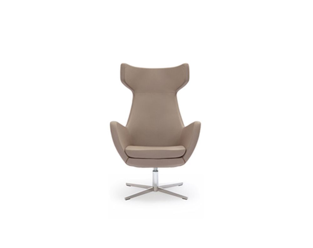 Кресло с высокой спинкой на крестовине