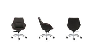 Кресло со средней спинкой на колесах