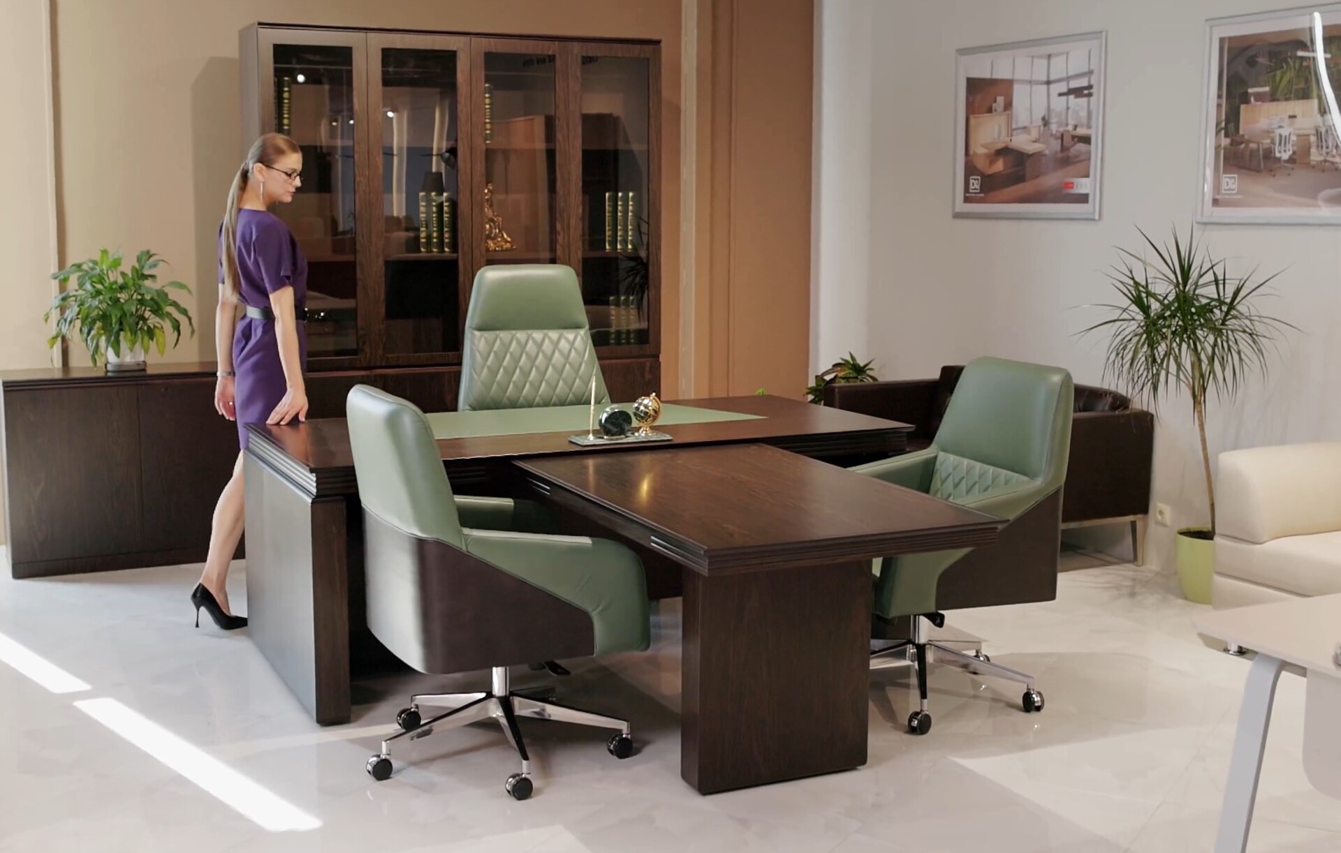 Кабинет руководителя FRANKLIN DM (Шпон) видео.